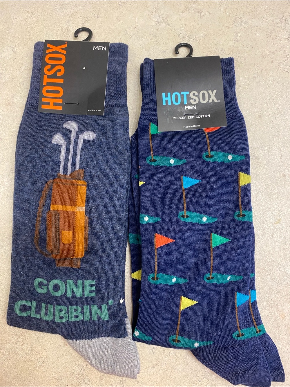 Hot Sox Men's Navy Golf Novelty Socks - Multicolor Flags & Golf Bag